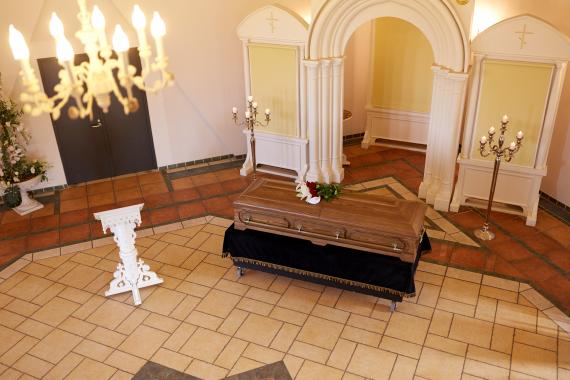 Chambre funéraire et chambre mortuaire : quelle différence ?