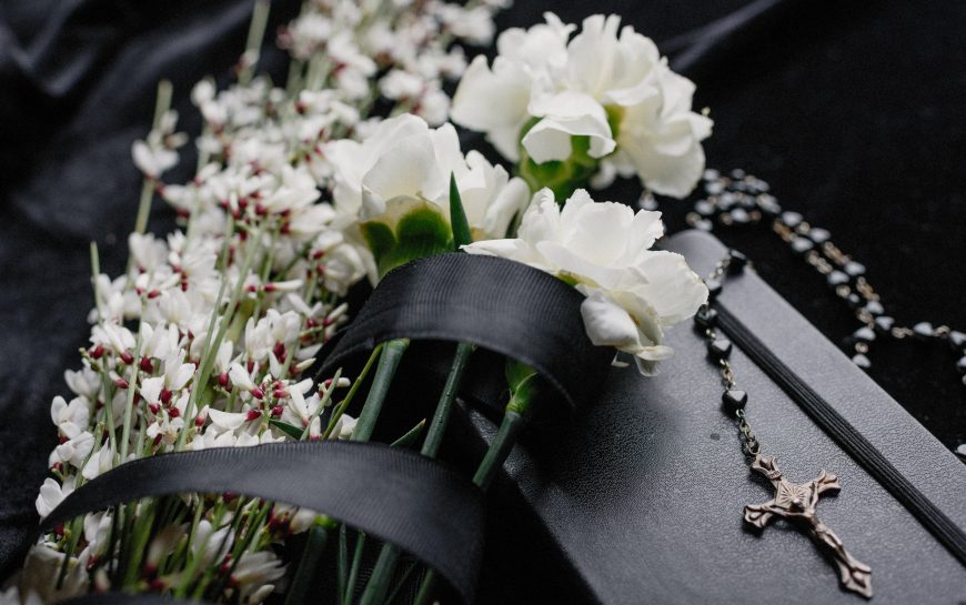 Fleuristes pour funérailles : expertise et compassion en période de deuil